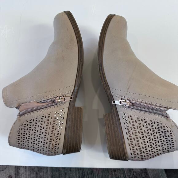 Evsie Girls Perforated Ankle Boot - Picture 7 of 7